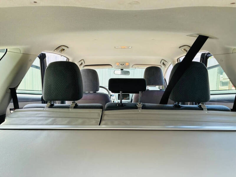 2013 Toyota Prius v Three