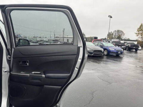 2024 Mitsubishi Outlander Sport SE