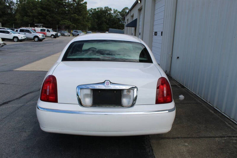 2000 Lincoln Town Car Executive