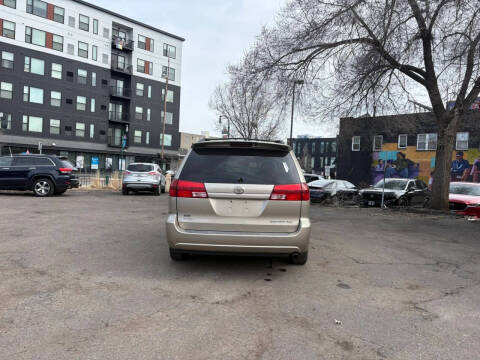 2005 Toyota Sienna
