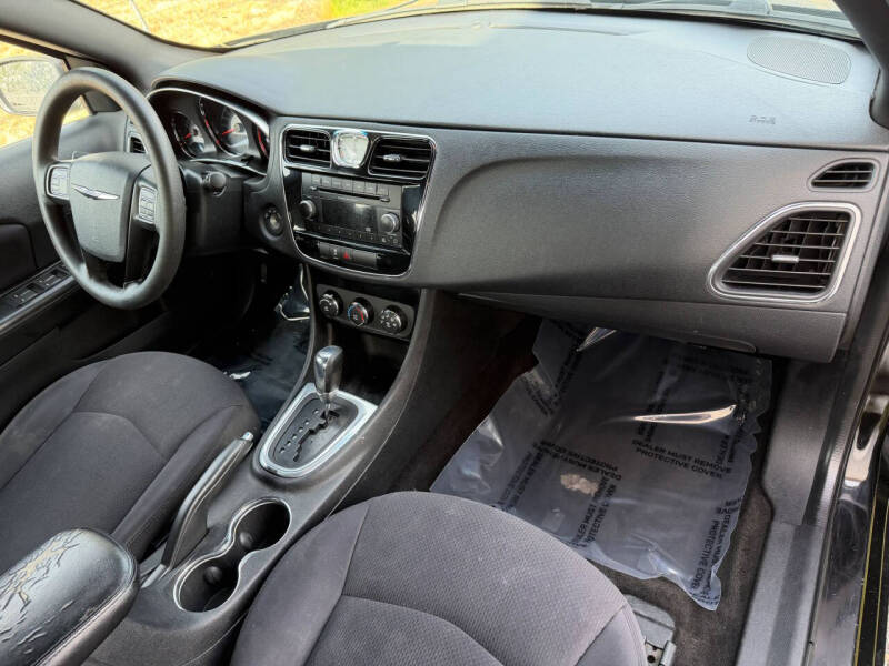 2013 Chrysler 200 LX