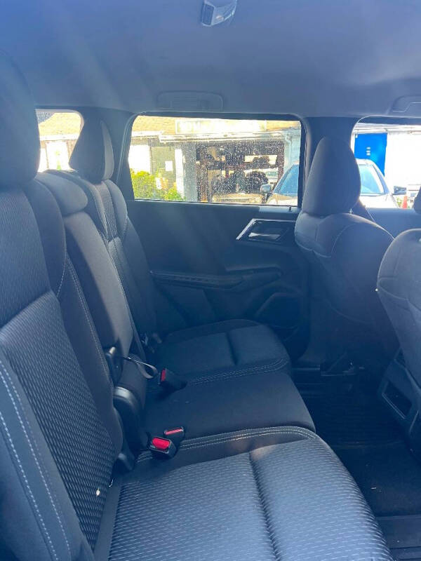2024 Mitsubishi Outlander ES