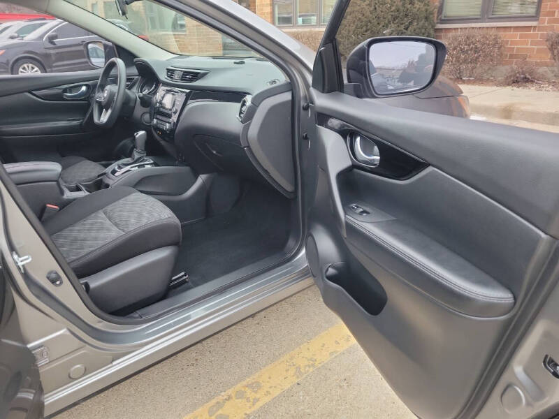 2017 Nissan Rogue Sport SV