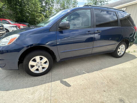 2004 Toyota Sienna CE 7 Passenger