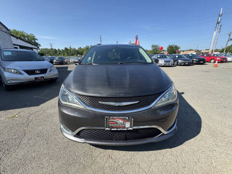 2017 Chrysler Pacifica Touring-L Plus
