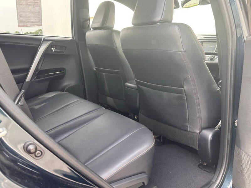 2018 Toyota RAV4 SE