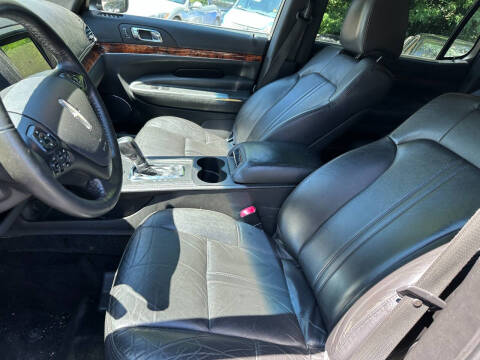 2017 Lincoln MKT Town Car Livery Fleet