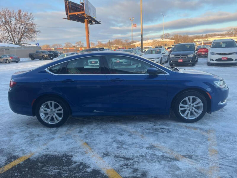 2016 Chrysler 200 Limited