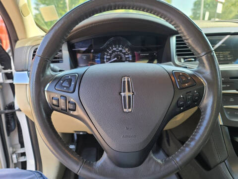 2014 Lincoln MKS