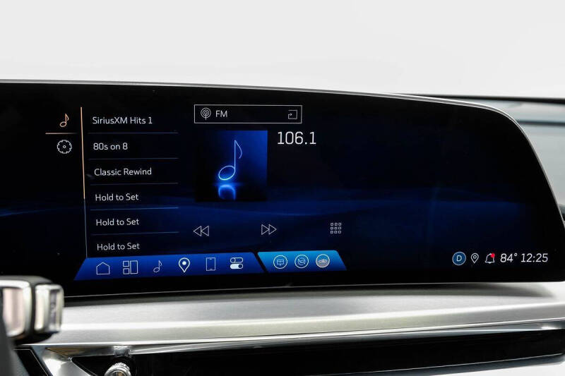 2024 Cadillac LYRIQ Luxury 3