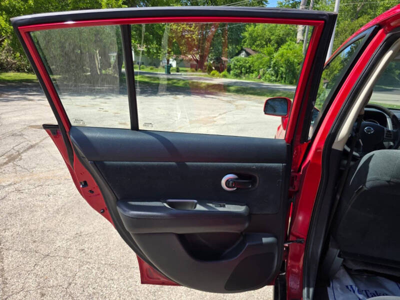 2010 Nissan Versa 1.8 S
