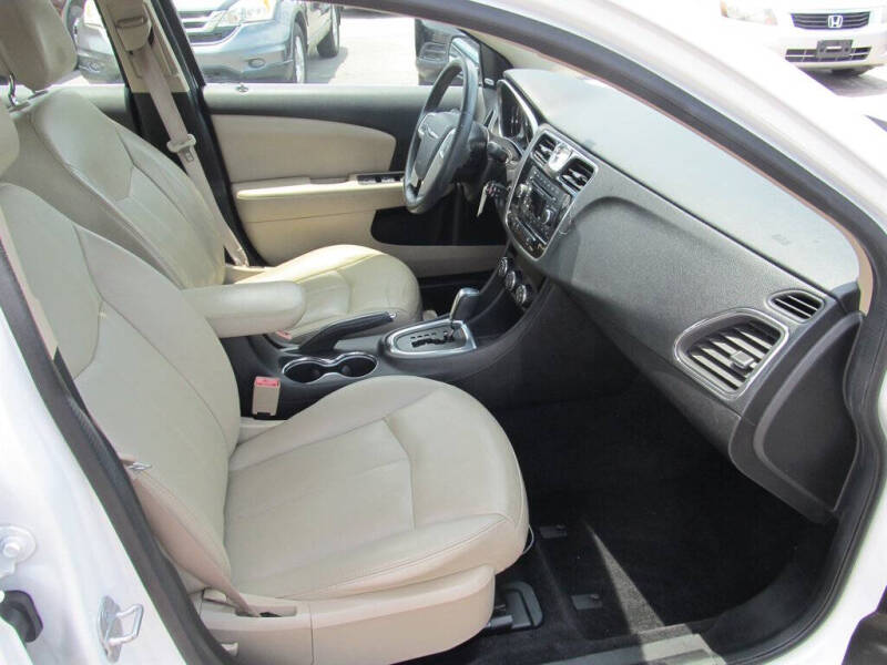 2014 Chrysler 200 Limited