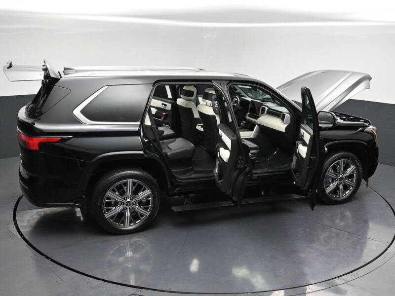 2024 Toyota Sequoia Capstone