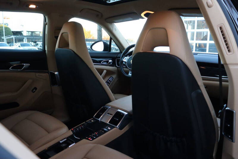 2016 Porsche Panamera Edition