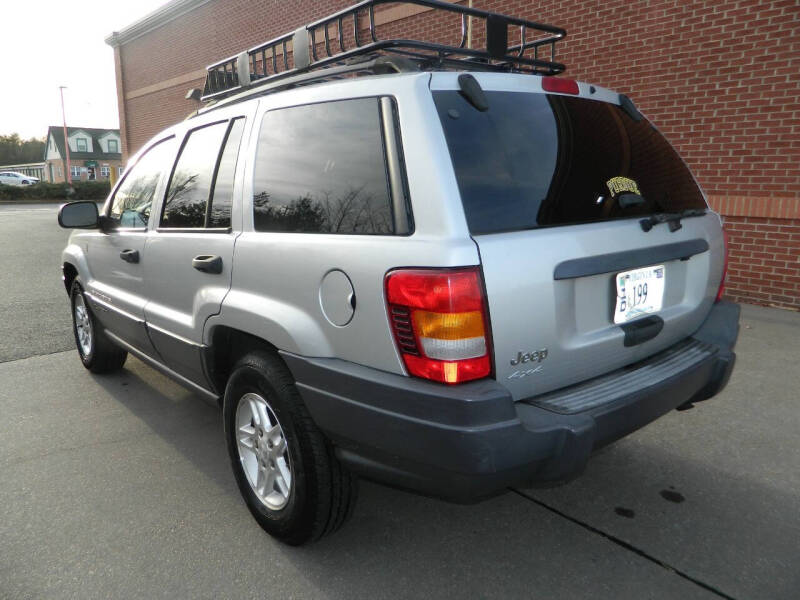 2004 Jeep Grand Cherokee Laredo photo 4