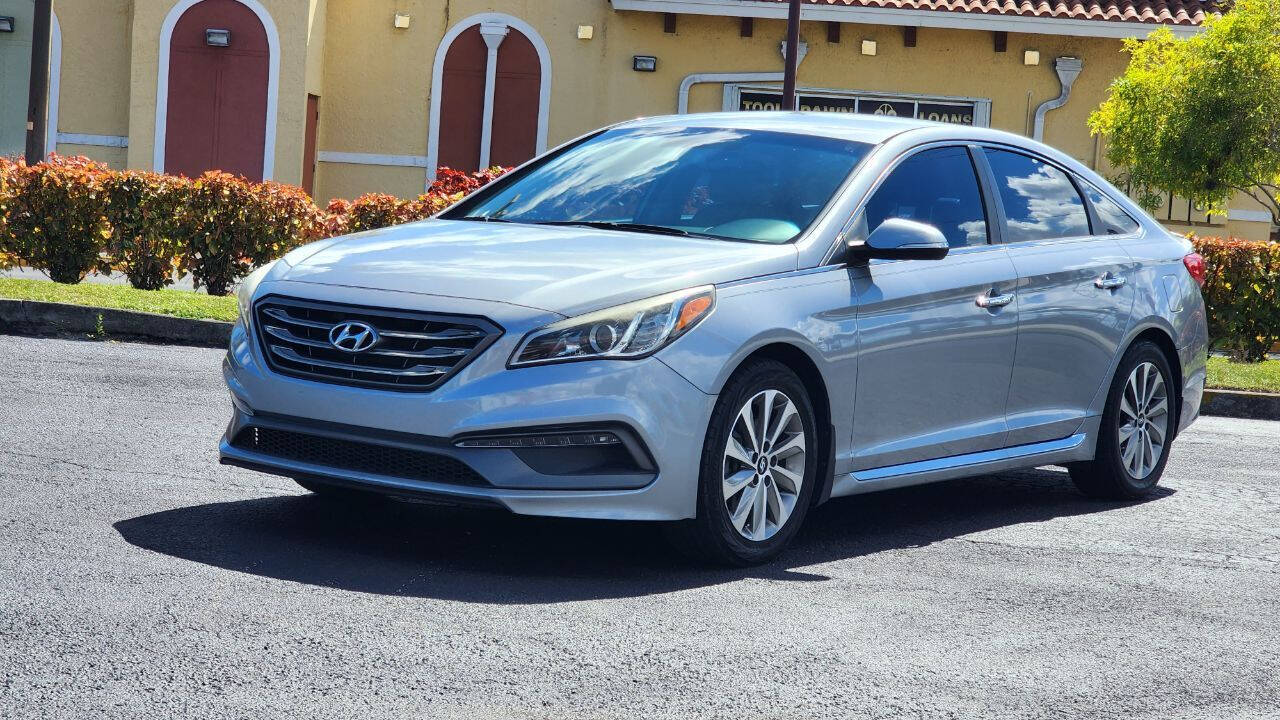 2015 HYUNDAI Sonata Sedan - $9,990