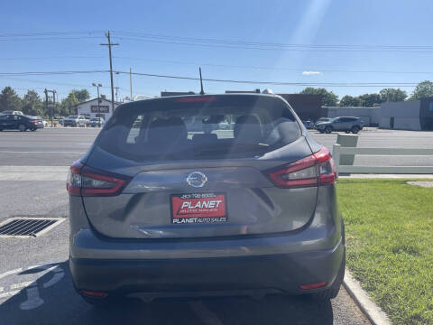 2022 Nissan Rogue Sport SV