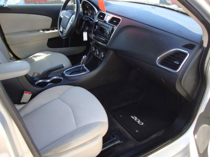 2012 Chrysler 200 Touring