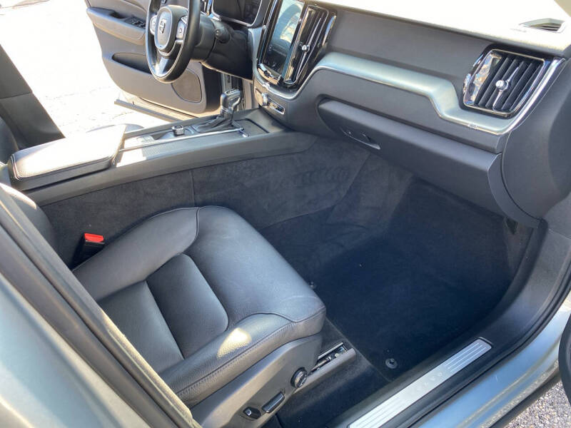 2018 Volvo XC60 T5 Momentum