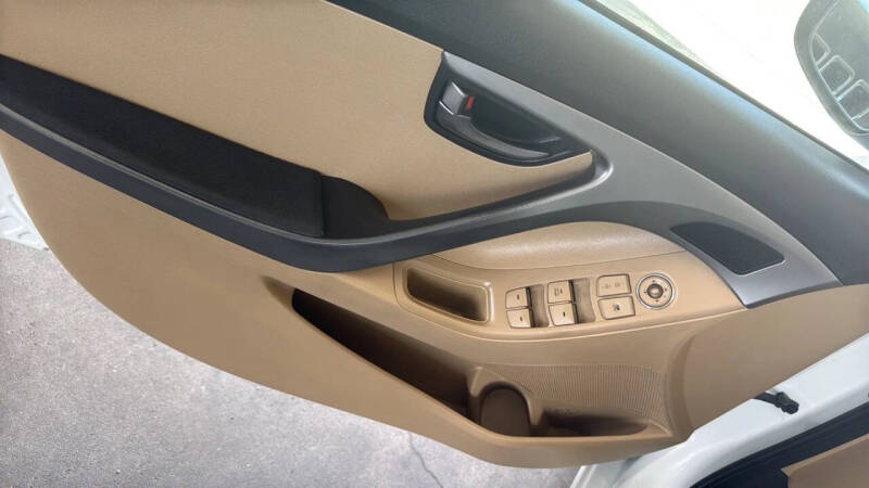 2012 Hyundai Elantra