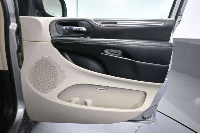 2015 Chrysler Town and Country Touring