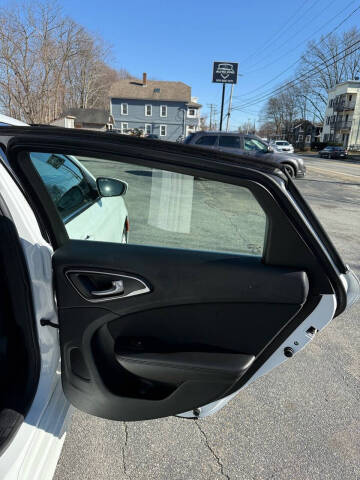 2016 Chrysler 200 Limited