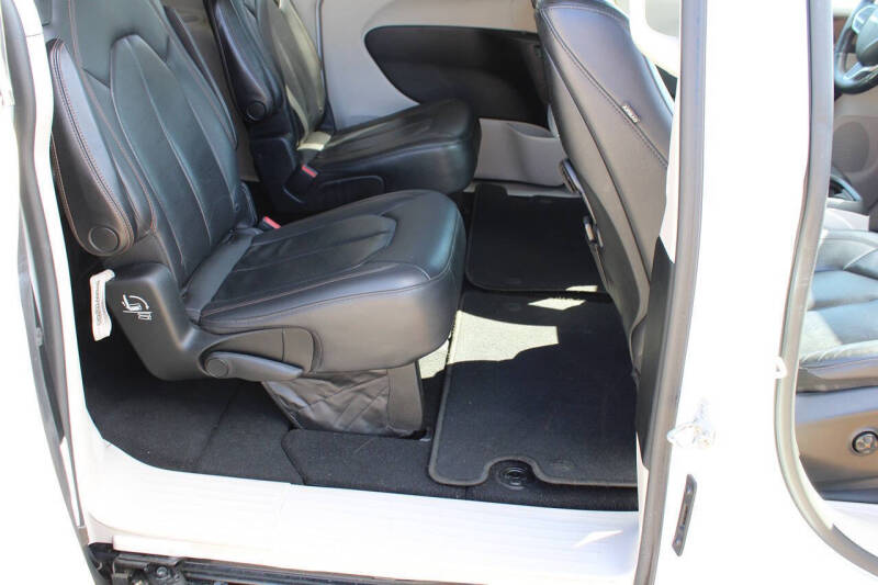 2018 Chrysler Pacifica Touring L Plus