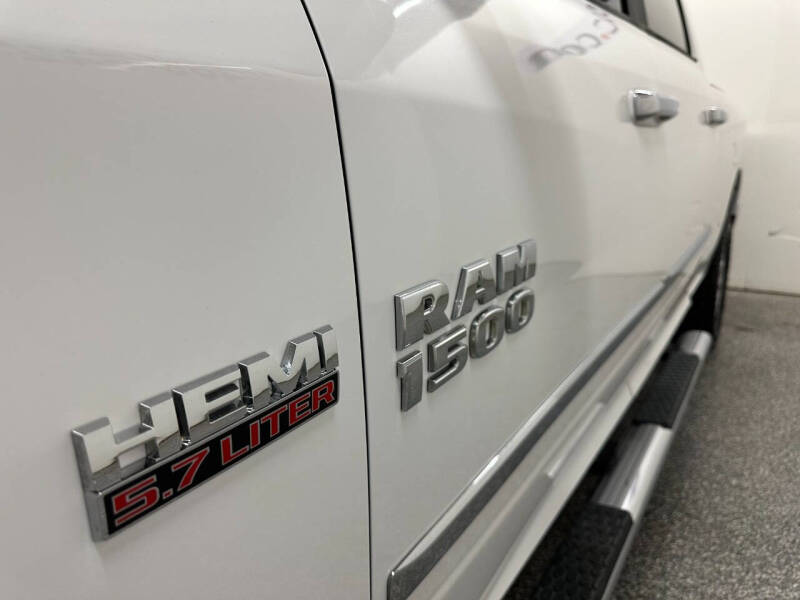 2017 RAM 1500 SLT