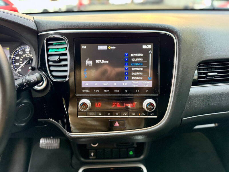 2020 Mitsubishi Outlander SE