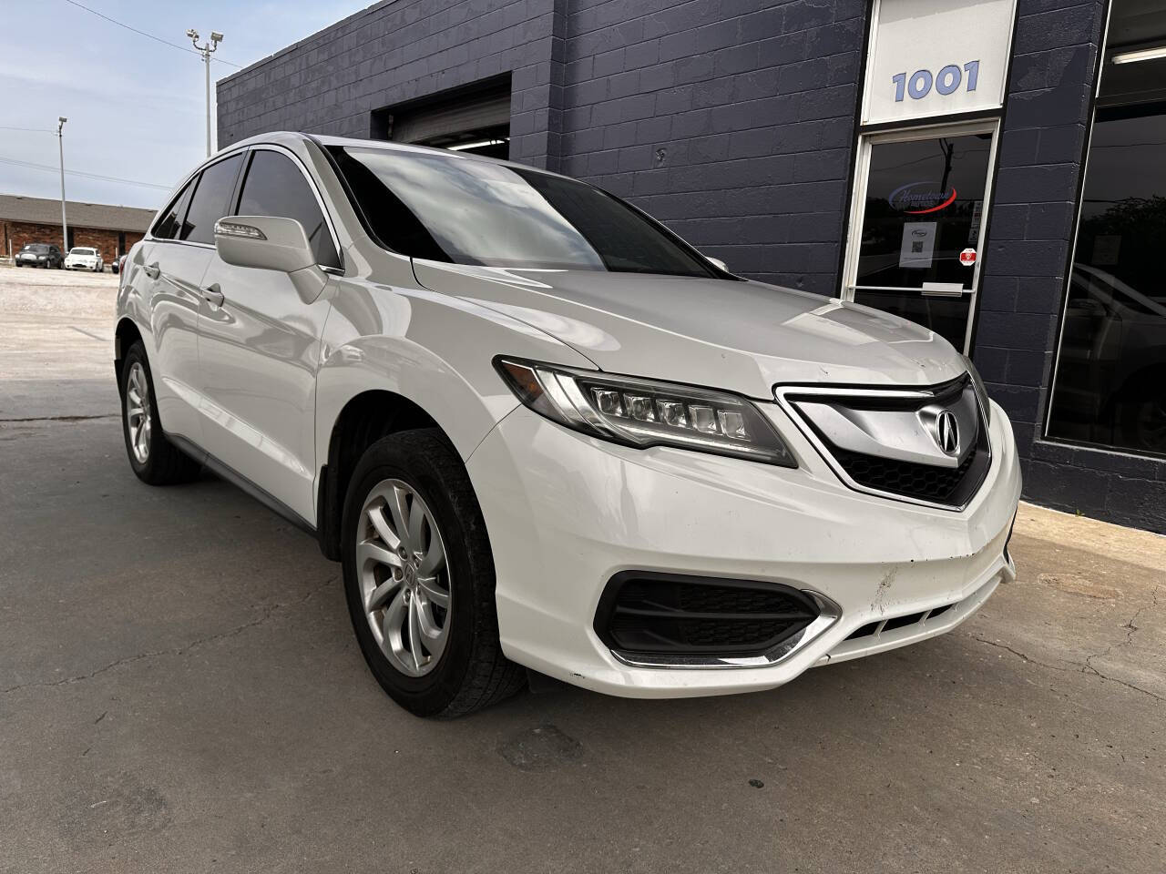 White 2017 Acura RDX Base 4dr SUV 2