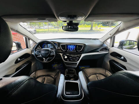 2017 Chrysler Pacifica Touring-L Plus