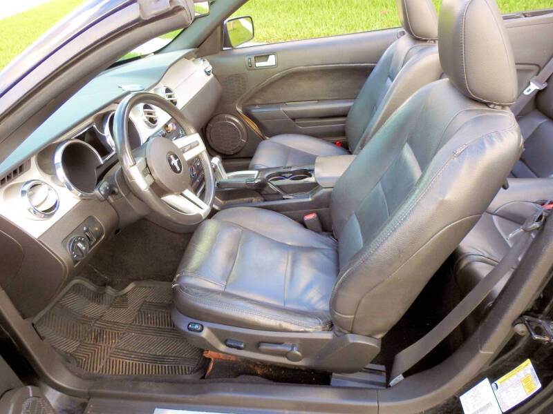 2009 Ford Mustang V6 Deluxe