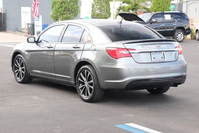 2013 Chrysler 200 Touring