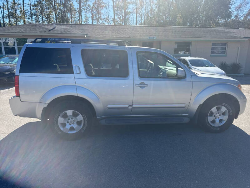 2006 Nissan Pathfinder LE