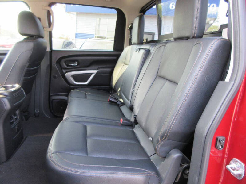 2017 Nissan Titan SV
