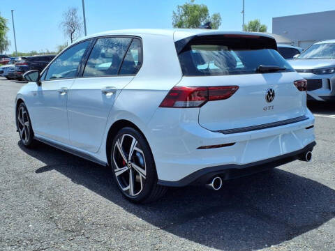 2025 Volkswagen Golf GTI SE