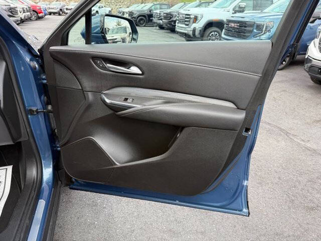 2024 Cadillac XT4 Premium Luxury