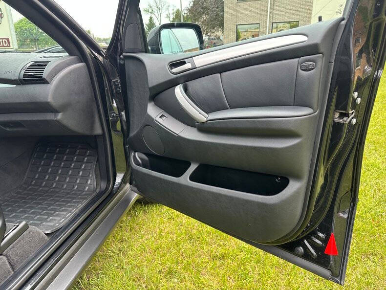 2003 BMW X5 4.6is