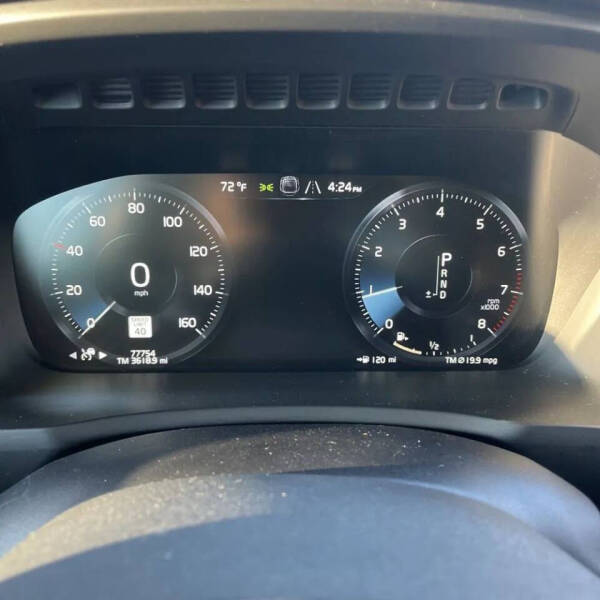 2020 Volvo XC90 T5 Momentum