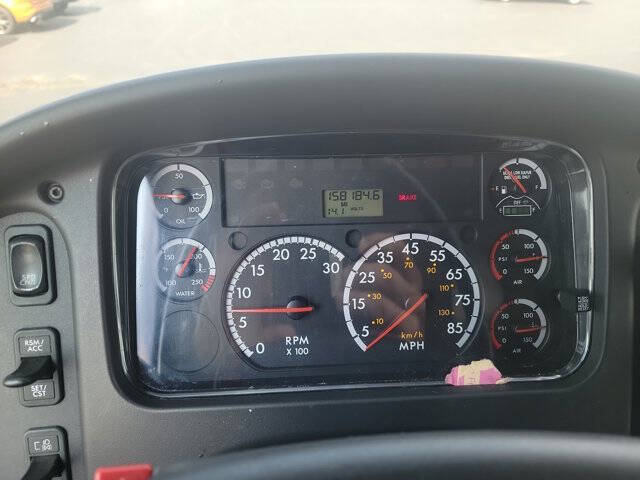 2015 Freightliner M2 106