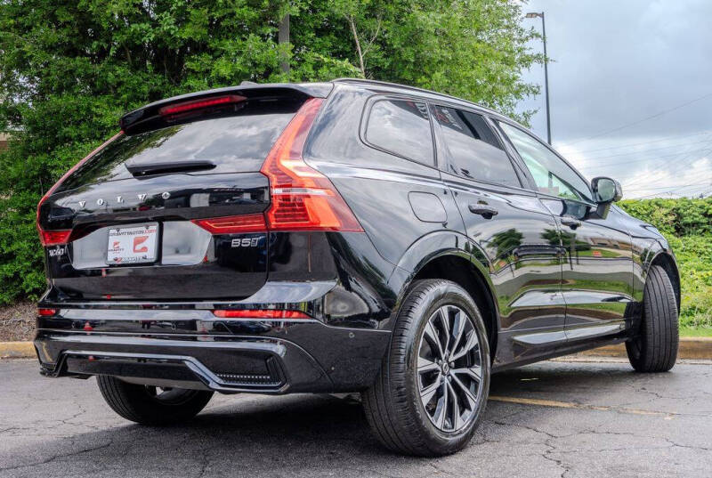 2025 Volvo XC60 B5 Plus Dark Theme