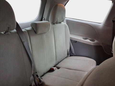 2013 Toyota Sienna L 7-Passenger