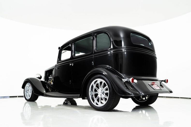 1933 Ford Super Deluxe