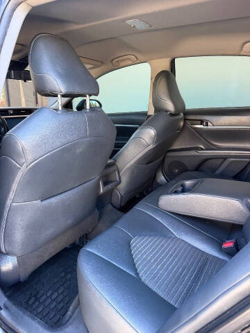 2019 Toyota Camry SE