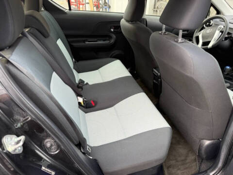 2016 Toyota Prius c Three