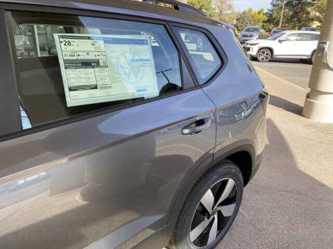 2025 Volkswagen Taos S 4Motion