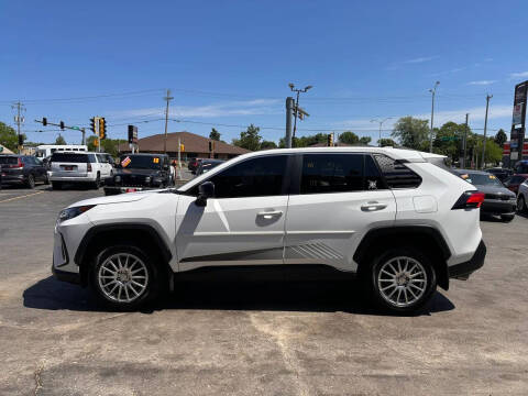 2022 Toyota RAV4 LE