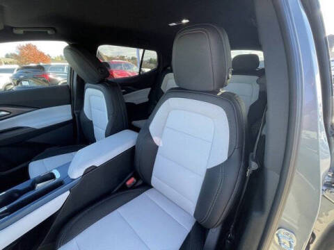 2026 Chevrolet Equinox EV LT 2