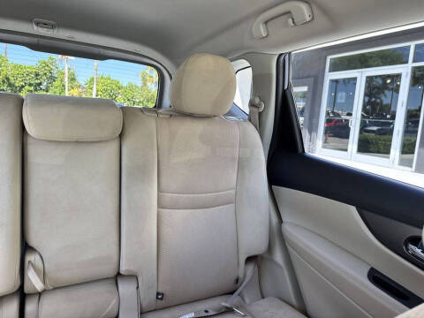 2016 Nissan Rogue S