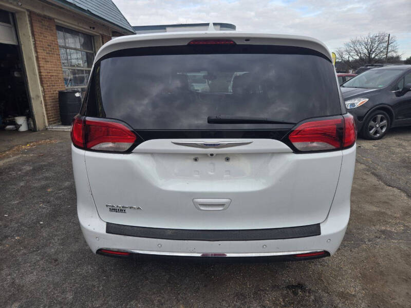 2019 Chrysler Pacifica Touring L